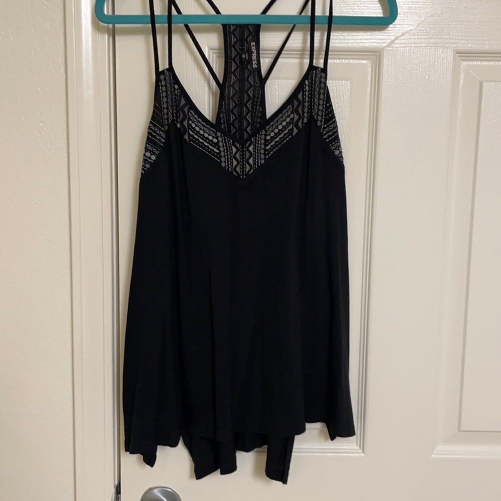 🌈✨Black flowy tank🌈✨